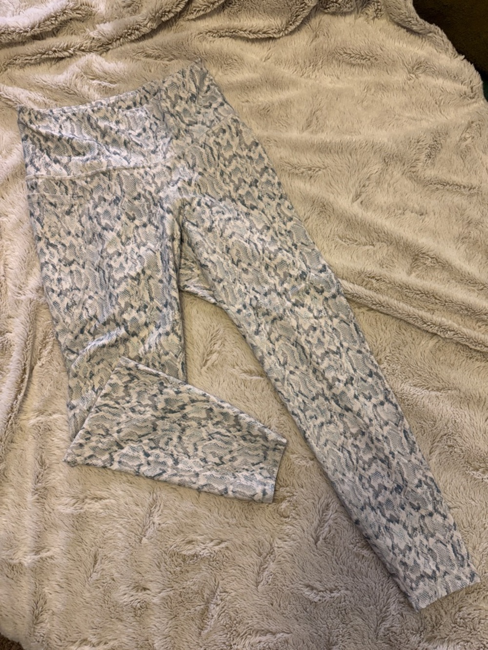 Old Navy Elevate snake skin Patterned High-Waist Leggings